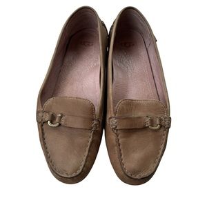 Ugg Callen Suede Tan Gold Buckle Driving Loafers‎ Size 9.5